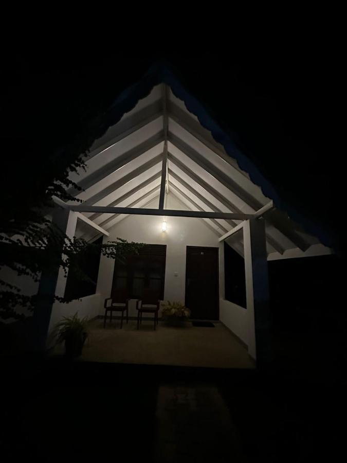 Surfing Beach Nilaveli Trincomalee Exterior photo
